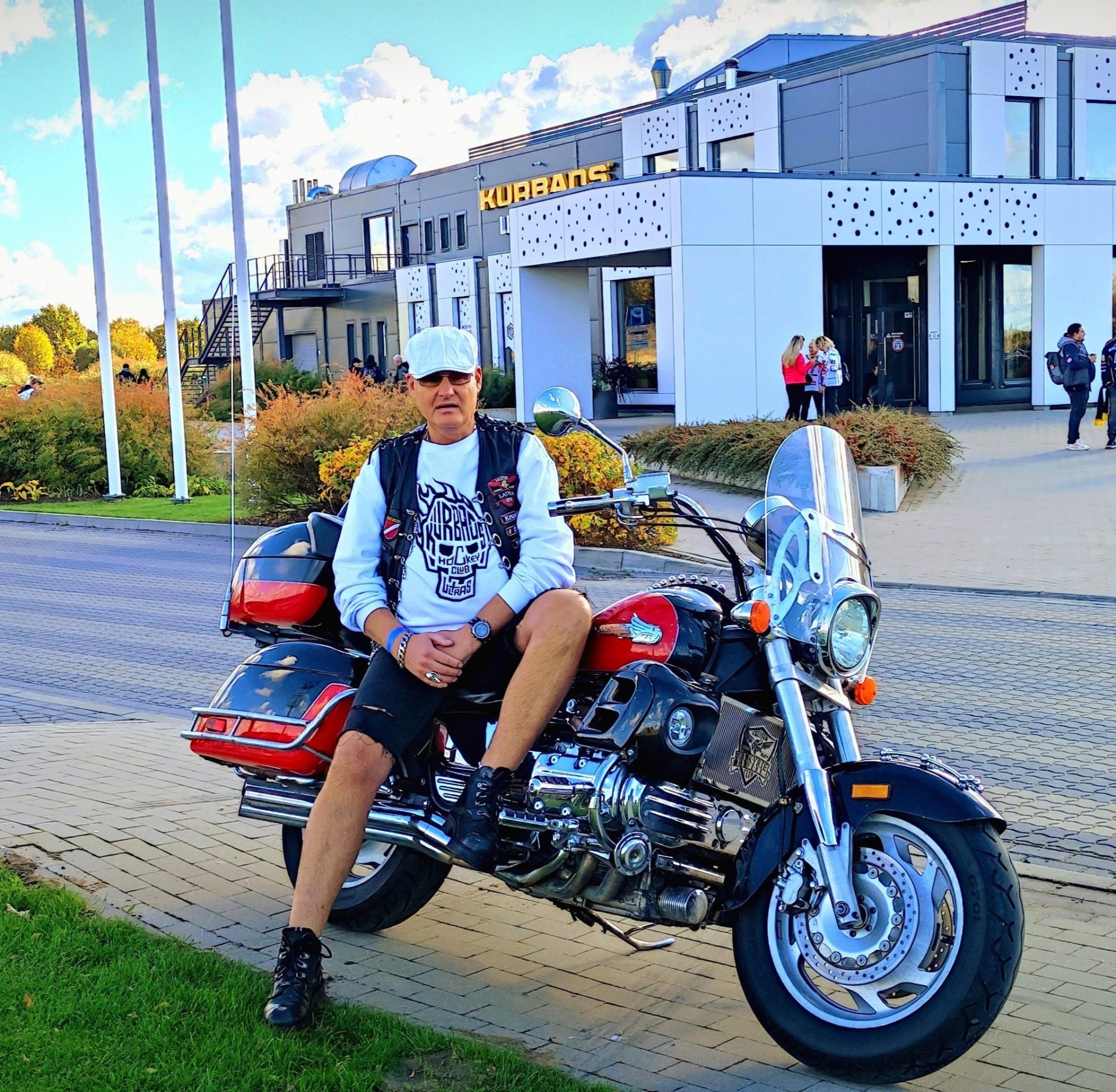 Pieminam izcilāko Latvijas hokeja fanu Andri Krustu, kurš šorīt aizgāja aizsaulē (Bilde 2)