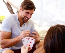 Kinozvaigznes, kuras aizraujas ar pokeru ārpus filmēšanas